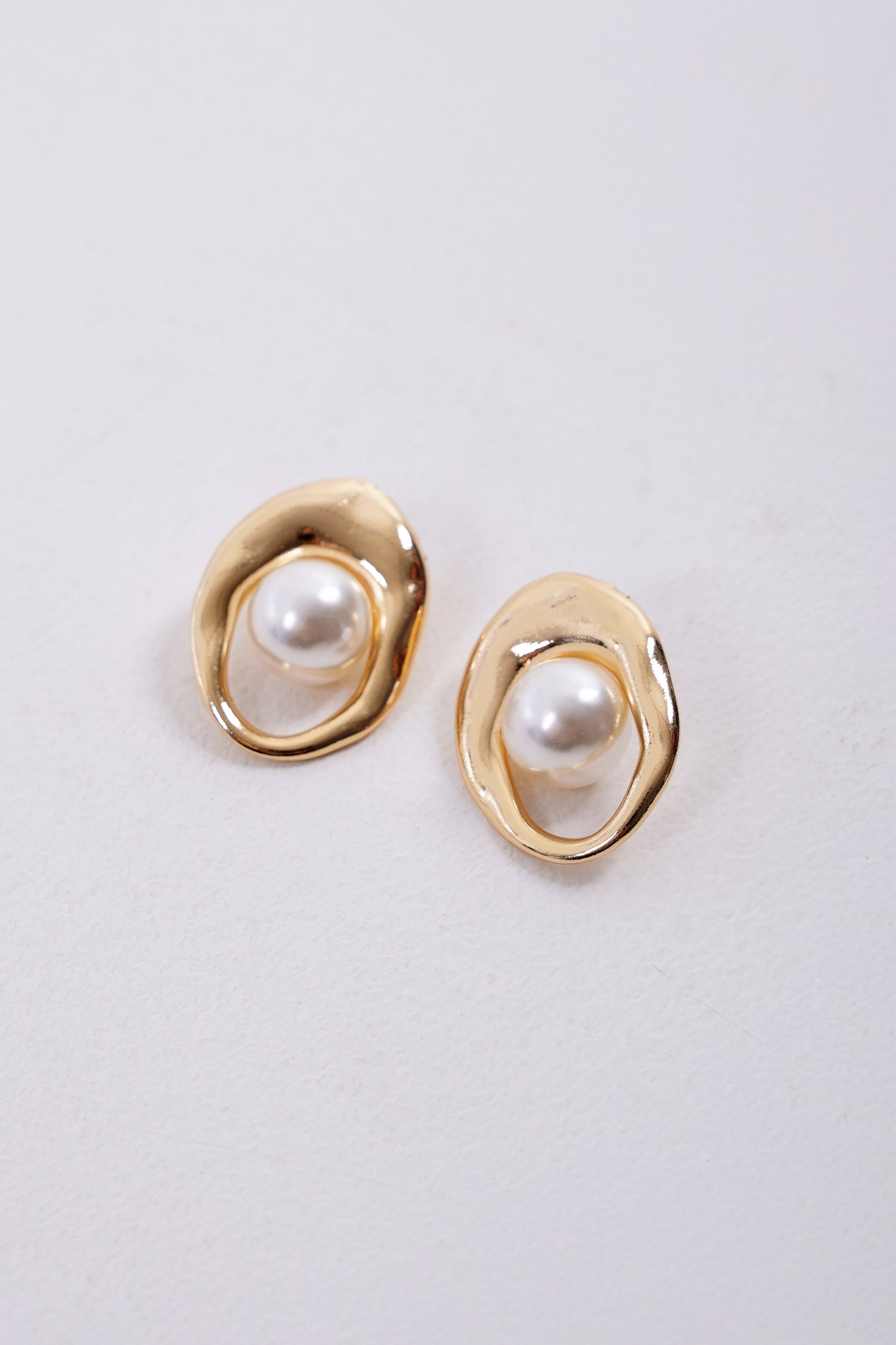 Sundown – (2-in-1 Removable Pearl Earring)
