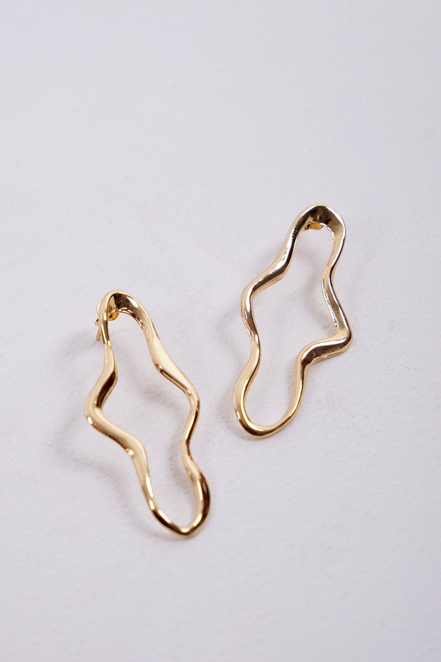 Rockwell – (Open Organic-shaped Earring)