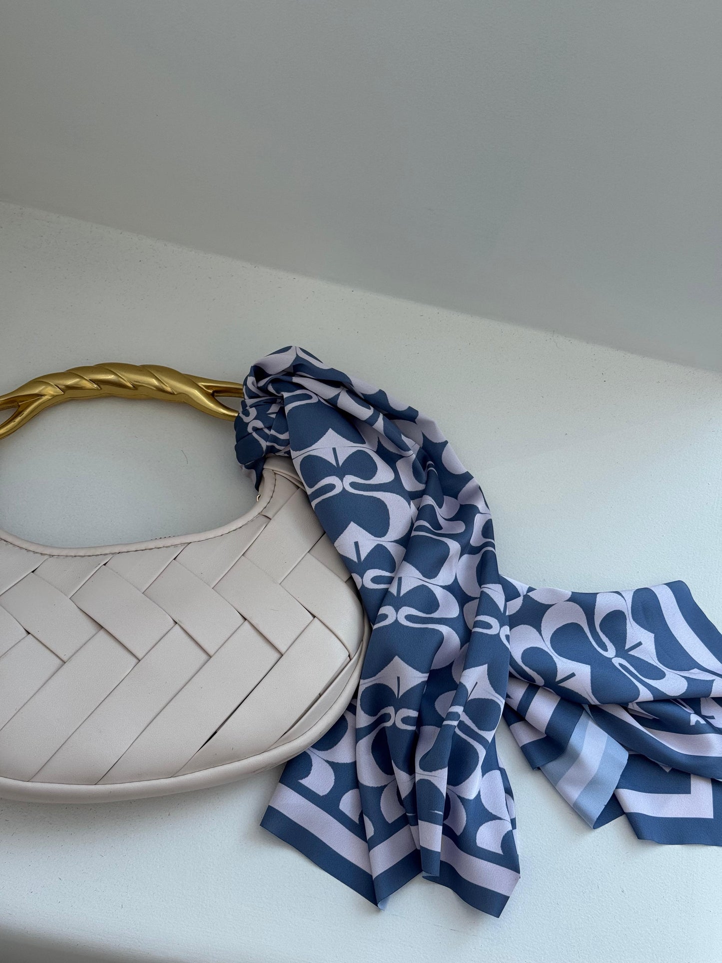 Essence Scarf